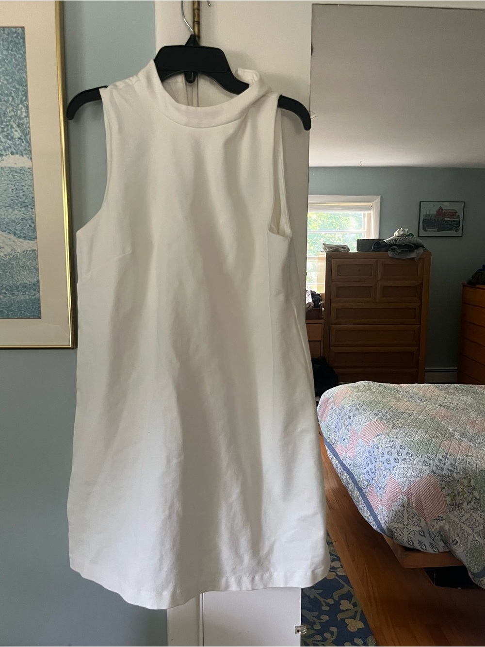 H&M Sleeveless White Shift Dress - Classic Minimalist